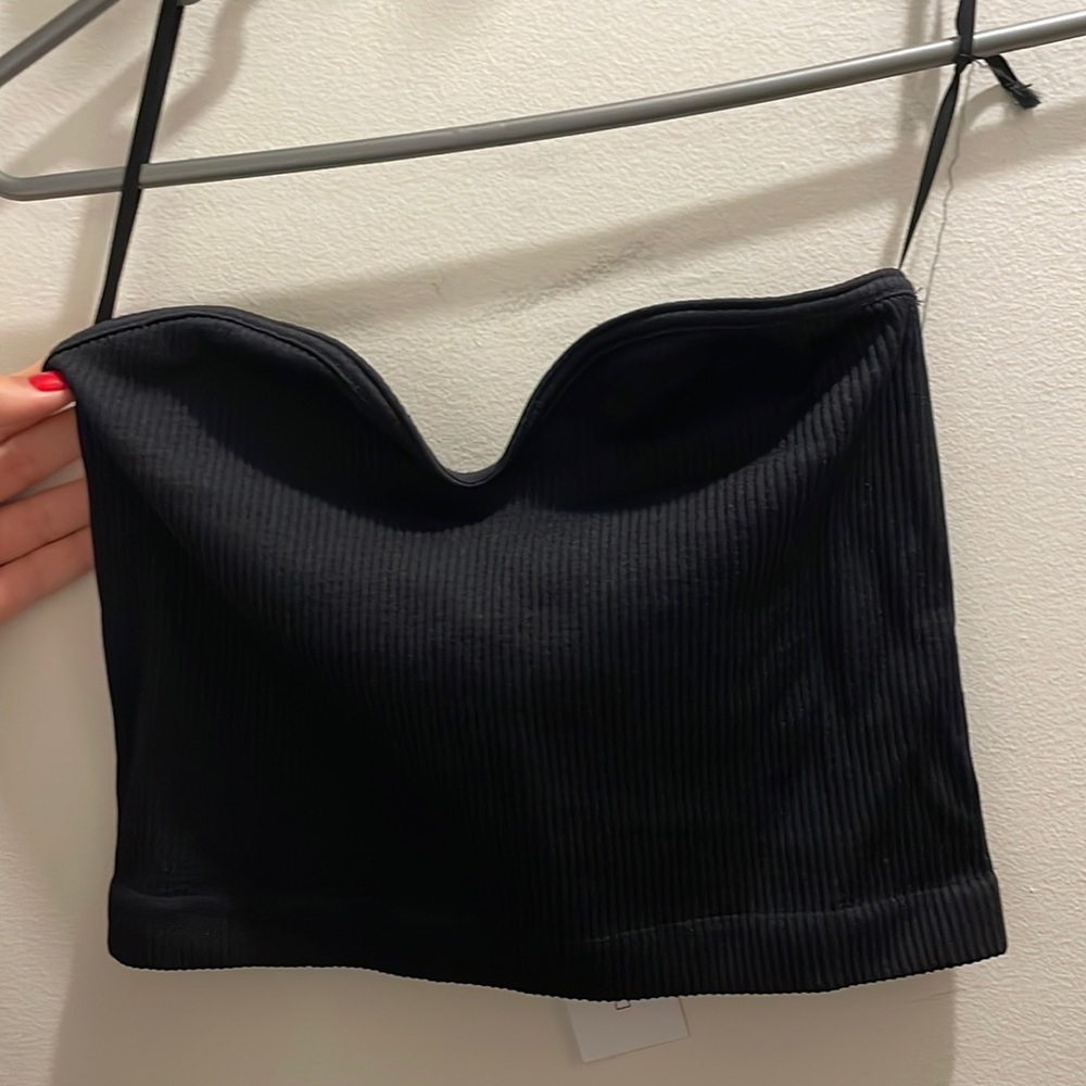 Ribbed strapless sweetheart top